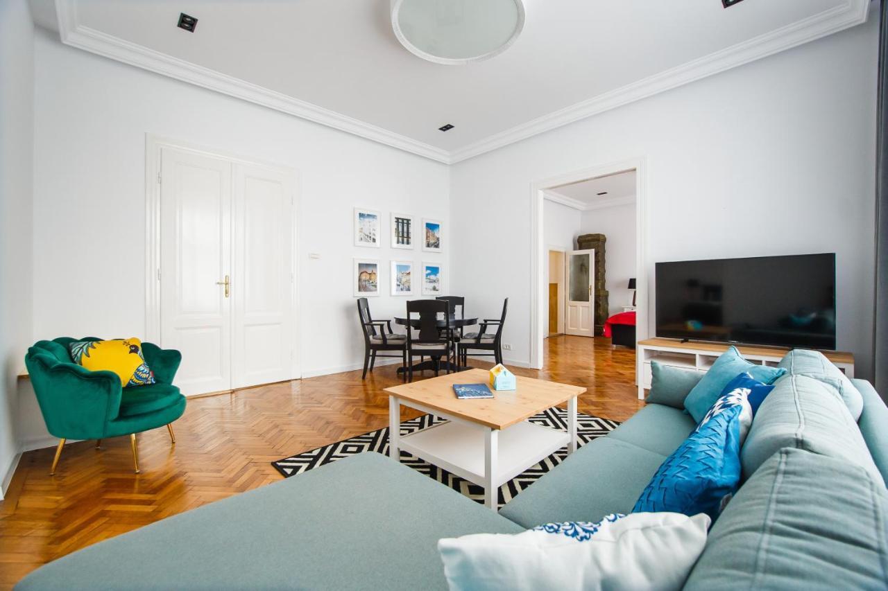 Spacious Riverviews Apartment Near Piata Unirii 拉迪亚 外观 照片