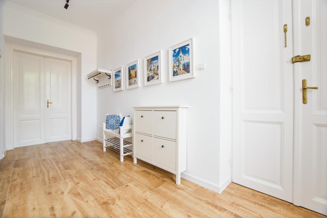 Spacious Riverviews Apartment Near Piata Unirii 拉迪亚 外观 照片