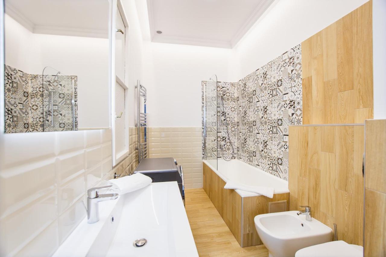 Spacious Riverviews Apartment Near Piata Unirii 拉迪亚 外观 照片