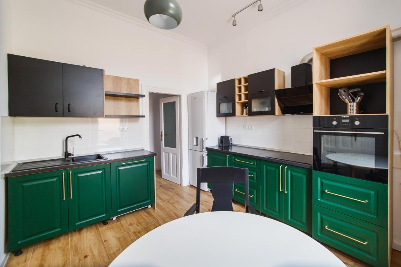 Spacious Riverviews Apartment Near Piata Unirii 拉迪亚 外观 照片