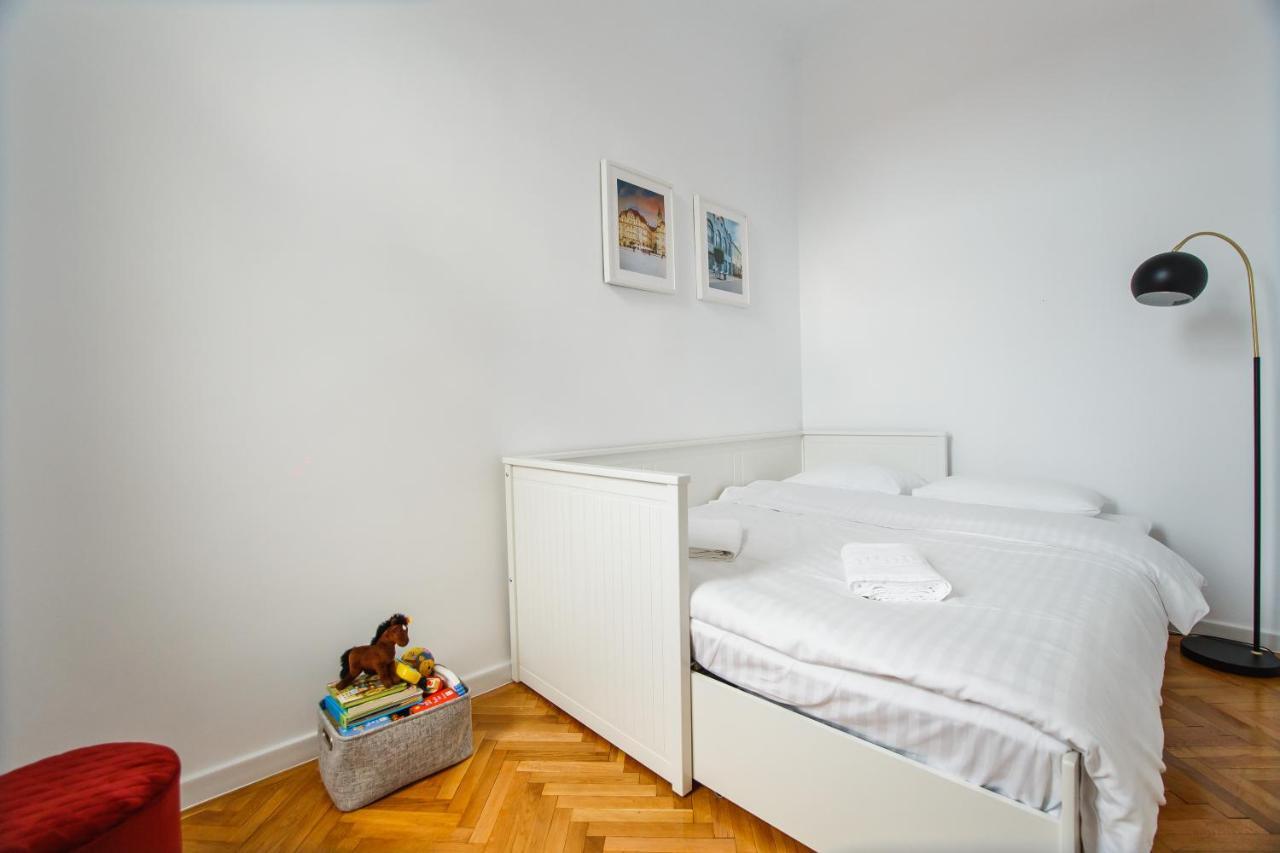 Spacious Riverviews Apartment Near Piata Unirii 拉迪亚 外观 照片