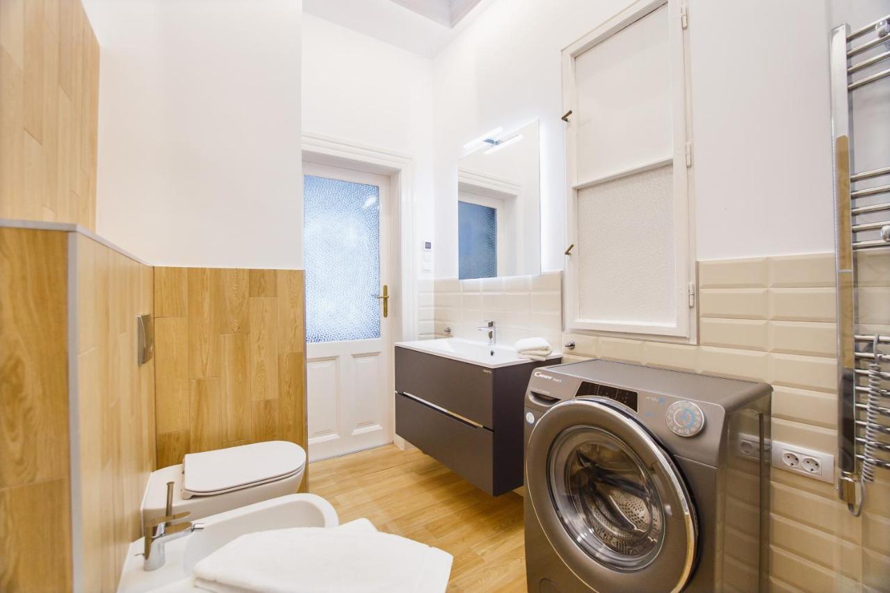 Spacious Riverviews Apartment Near Piata Unirii 拉迪亚 外观 照片