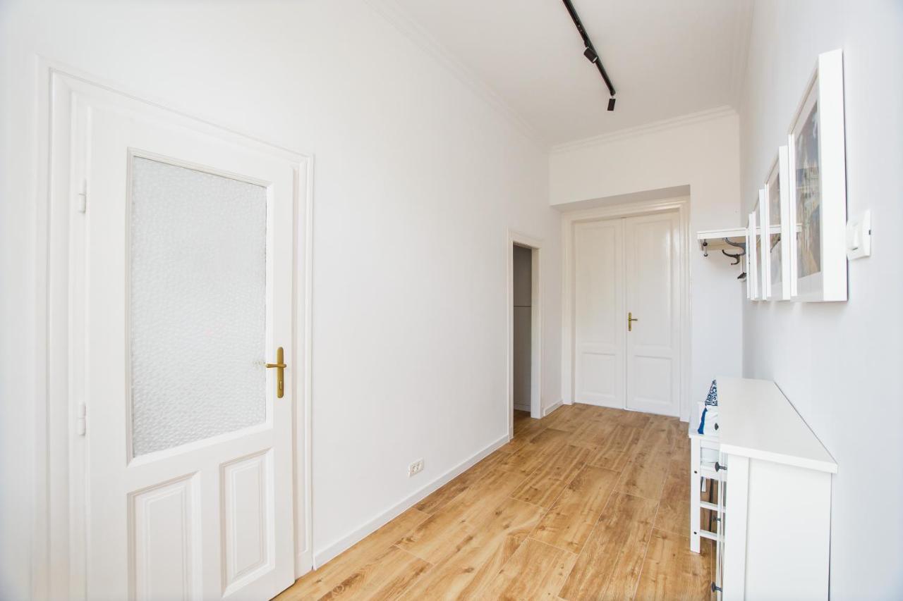 Spacious Riverviews Apartment Near Piata Unirii 拉迪亚 外观 照片